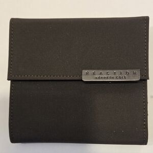 KENNETH COLE REACTION SILVER FRAME CC WALLET, GREEN